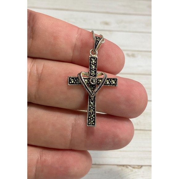 CW Art Deco 925 Marcasite Cross Pendant Chain Link Necklace - Picture 7 of 7
